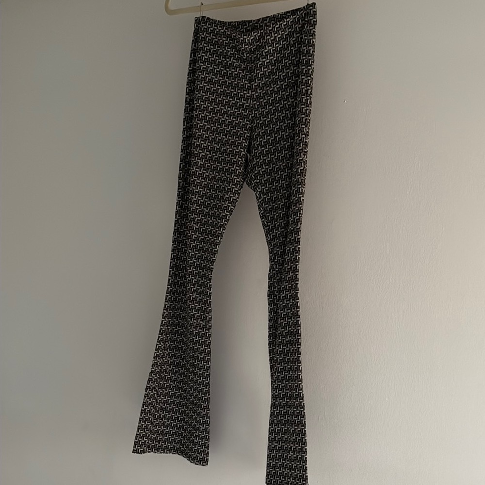 Zara Chic Black and White Patterned Flare Pants Stretch